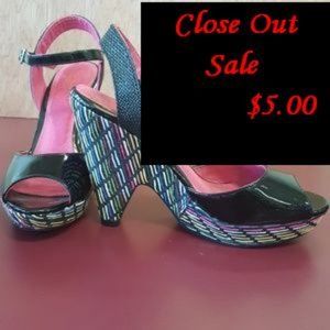 Kenneth Cole Unlisted Relay Lace Heels
